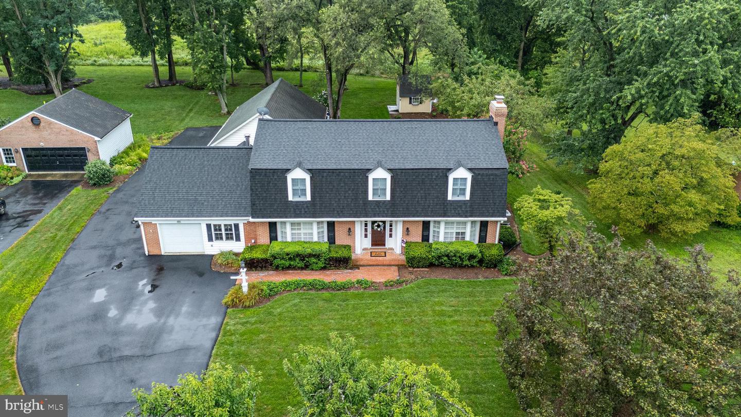 1000 W COUNTRY CLUB DR W, PURCELLVILLE, Virginia 20132, 3 Bedrooms Bedrooms, ,2 BathroomsBathrooms,Residential,For sale,1000 W COUNTRY CLUB DR W,VALO2104118 MLS # VALO2104118