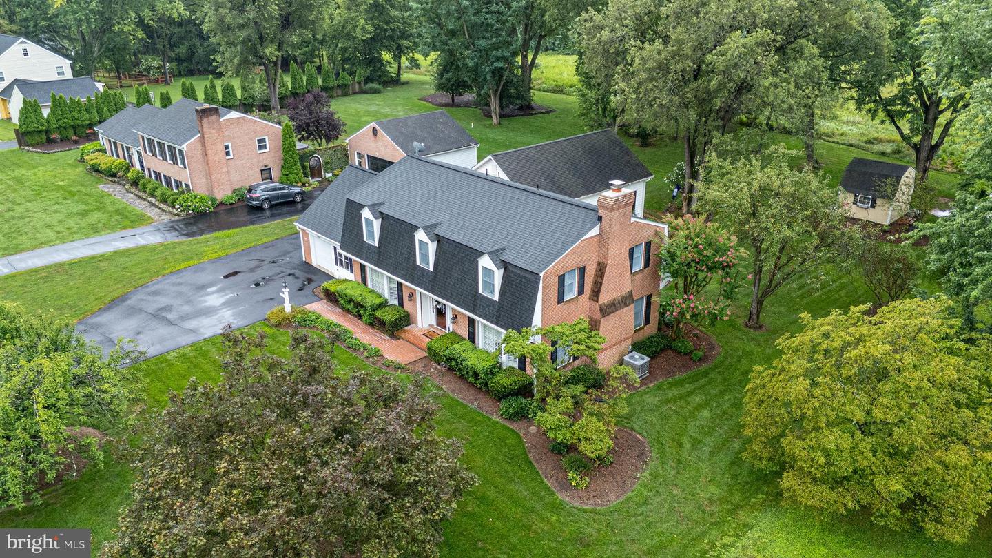 1000 W COUNTRY CLUB DR W, PURCELLVILLE, Virginia 20132, 3 Bedrooms Bedrooms, ,2 BathroomsBathrooms,Residential,For sale,1000 W COUNTRY CLUB DR W,VALO2104118 MLS # VALO2104118