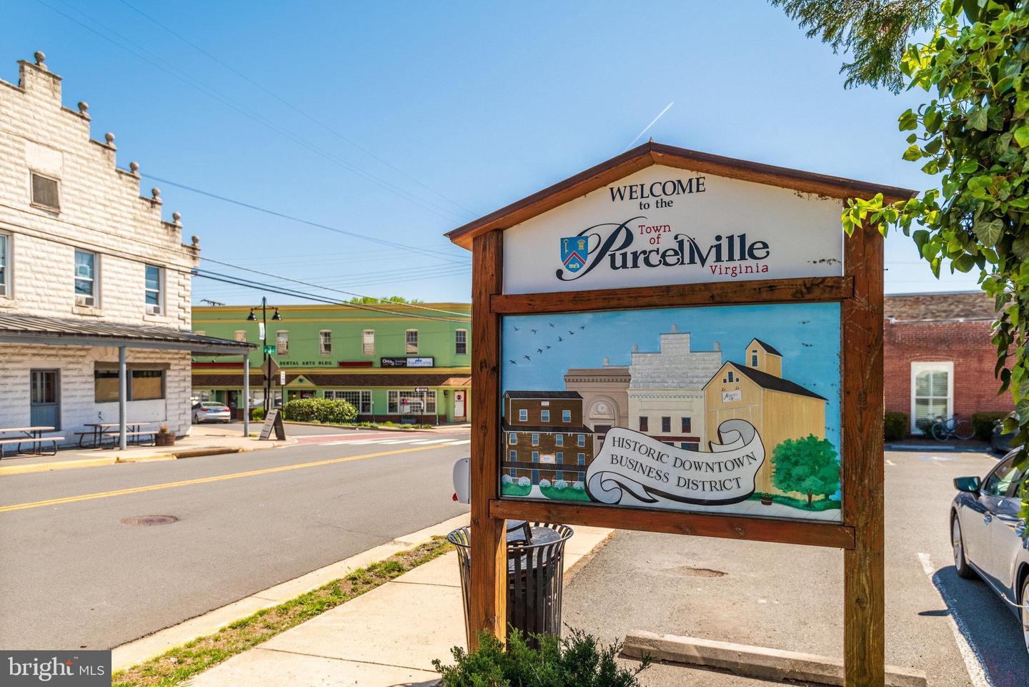 1000 W COUNTRY CLUB DR W, PURCELLVILLE, Virginia 20132, 3 Bedrooms Bedrooms, ,2 BathroomsBathrooms,Residential,For sale,1000 W COUNTRY CLUB DR W,VALO2104118 MLS # VALO2104118