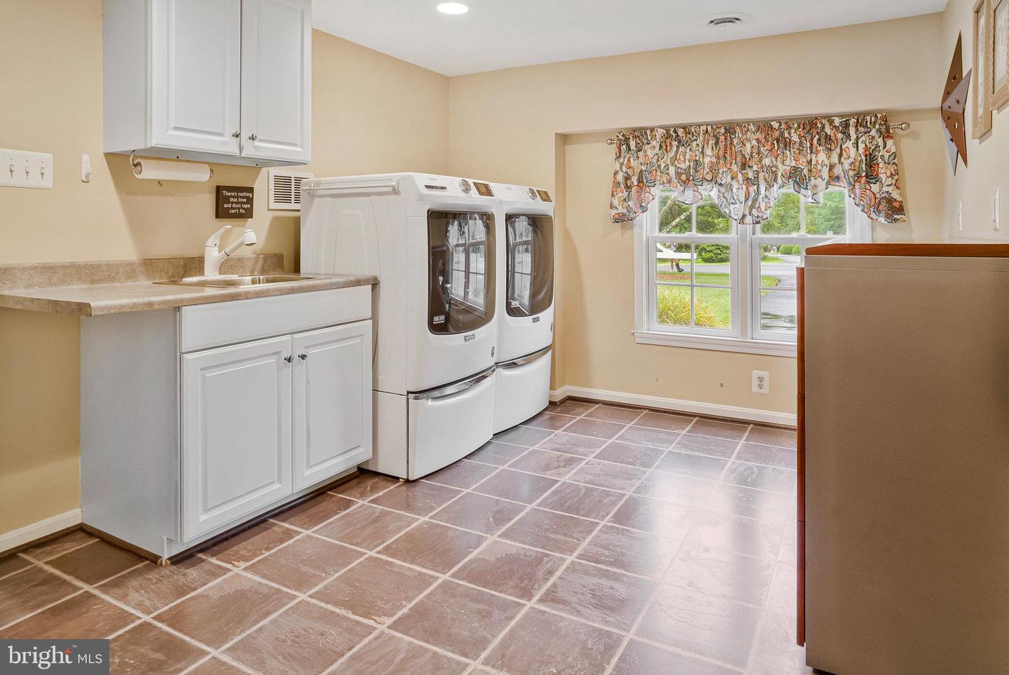 1000 W COUNTRY CLUB DR W, PURCELLVILLE, Virginia 20132, 3 Bedrooms Bedrooms, ,2 BathroomsBathrooms,Residential,For sale,1000 W COUNTRY CLUB DR W,VALO2104118 MLS # VALO2104118