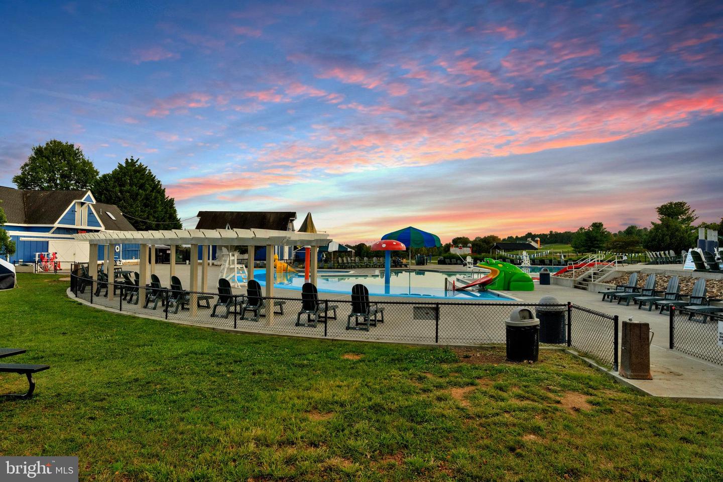 1000 W COUNTRY CLUB DR W, PURCELLVILLE, Virginia 20132, 3 Bedrooms Bedrooms, ,2 BathroomsBathrooms,Residential,For sale,1000 W COUNTRY CLUB DR W,VALO2104118 MLS # VALO2104118