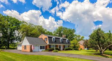 1000 W COUNTRY CLUB DR W, PURCELLVILLE, Virginia 20132, 3 Bedrooms Bedrooms, ,2 BathroomsBathrooms,Residential,For sale,1000 W COUNTRY CLUB DR W,VALO2104118 MLS # VALO2104118