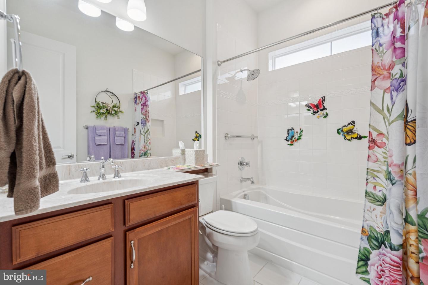 213 GREBE DR, LAKE FREDERICK, Virginia 22630, 3 Bedrooms Bedrooms, 10 Rooms Rooms,3 BathroomsBathrooms,Residential,For sale,213 GREBE DR,VAFV2036040 MLS # VAFV2036040