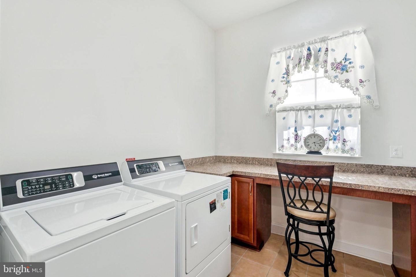 213 GREBE DR, LAKE FREDERICK, Virginia 22630, 3 Bedrooms Bedrooms, 10 Rooms Rooms,3 BathroomsBathrooms,Residential,For sale,213 GREBE DR,VAFV2036040 MLS # VAFV2036040