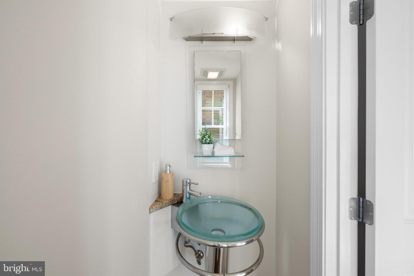 3915 47TH ST NW, WASHINGTON, District Of Columbia 20016, 3 Bedrooms Bedrooms, ,3 BathroomsBathrooms,Residential,For sale,3915 47TH ST NW,DCDC2215428 MLS # DCDC2215428