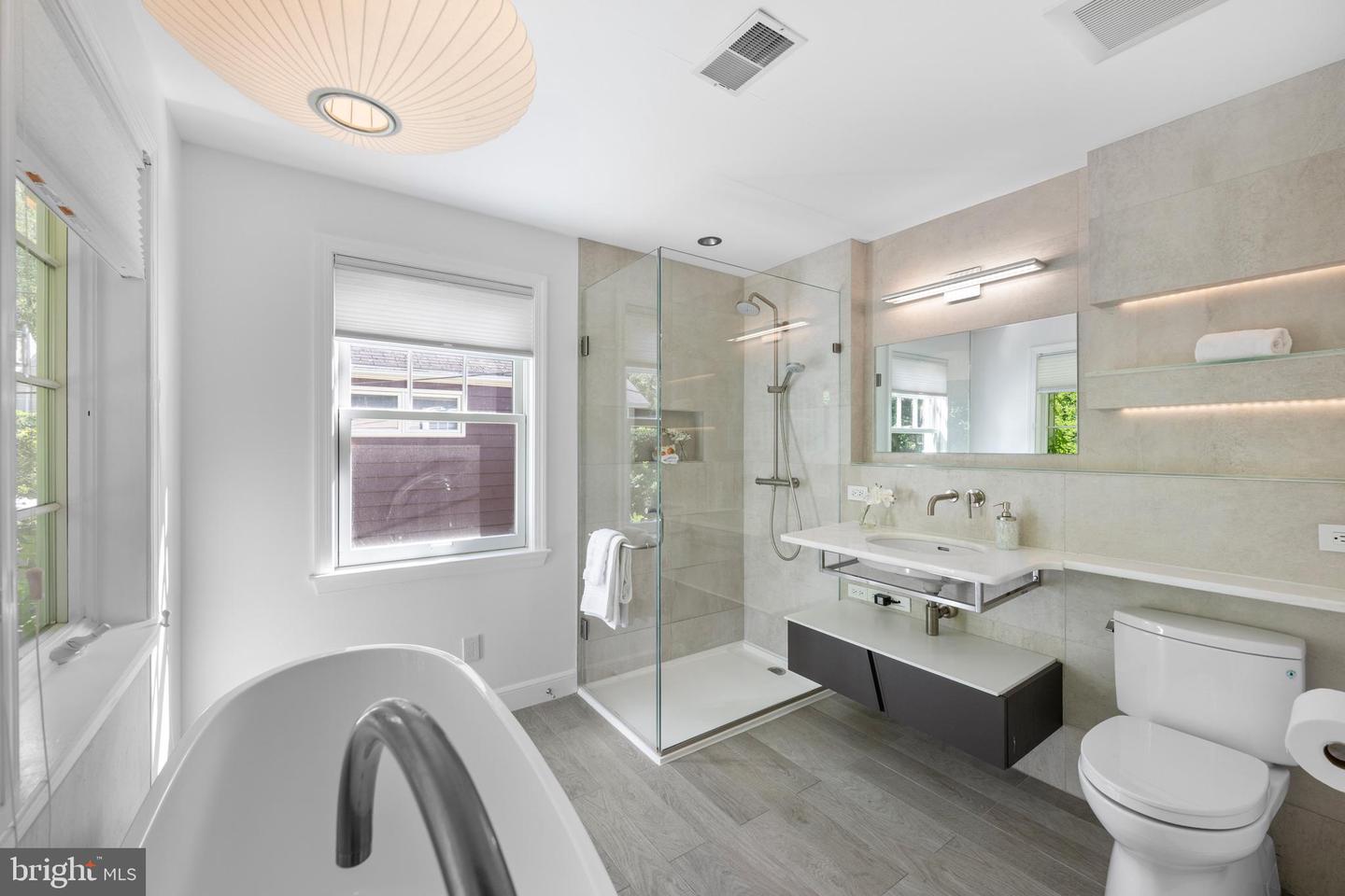 3915 47TH ST NW, WASHINGTON, District Of Columbia 20016, 3 Bedrooms Bedrooms, ,3 BathroomsBathrooms,Residential,For sale,3915 47TH ST NW,DCDC2215428 MLS # DCDC2215428