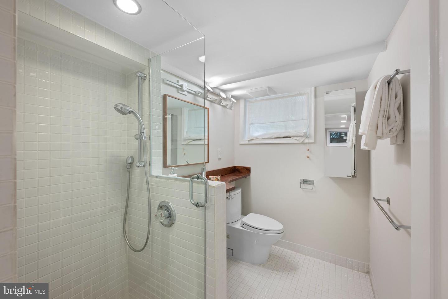 3915 47TH ST NW, WASHINGTON, District Of Columbia 20016, 3 Bedrooms Bedrooms, ,3 BathroomsBathrooms,Residential,For sale,3915 47TH ST NW,DCDC2215428 MLS # DCDC2215428