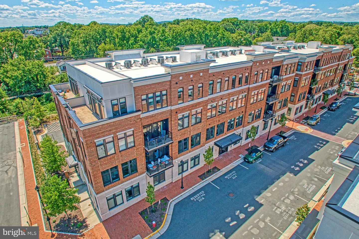 5 STATIONMASTER ST SE #202, LEESBURG, Virginia 20175, 2 Bedrooms Bedrooms, ,2 BathroomsBathrooms,Residential,For sale,5 STATIONMASTER ST SE #202,VALO2104774 MLS # VALO2104774