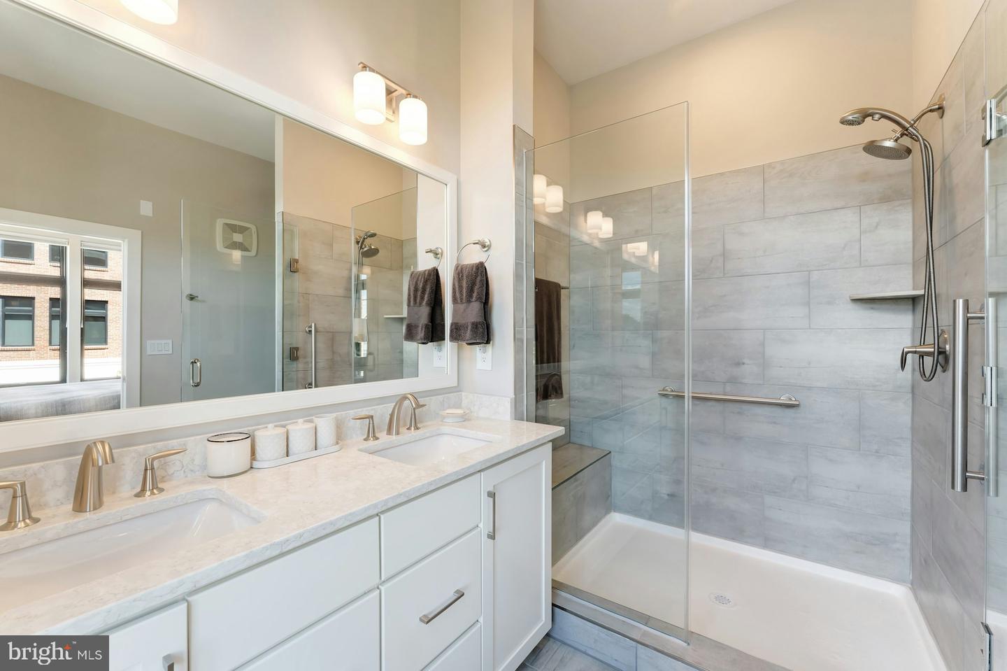 5 STATIONMASTER ST SE #202, LEESBURG, Virginia 20175, 2 Bedrooms Bedrooms, ,2 BathroomsBathrooms,Residential,For sale,5 STATIONMASTER ST SE #202,VALO2104774 MLS # VALO2104774