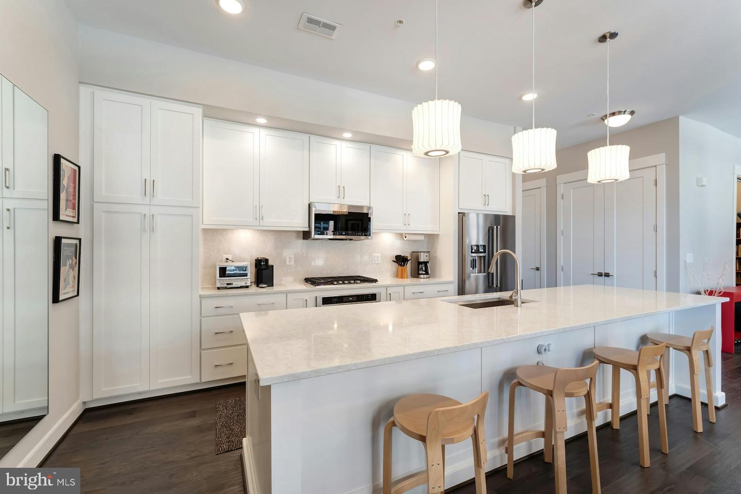 5 STATIONMASTER ST SE #202, LEESBURG, Virginia 20175, 2 Bedrooms Bedrooms, ,2 BathroomsBathrooms,Residential,For sale,5 STATIONMASTER ST SE #202,VALO2104774 MLS # VALO2104774