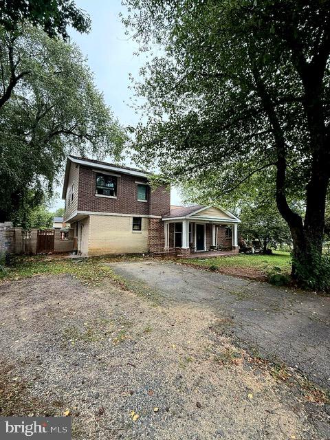 3610 ELMWOOD DR, ALEXANDRIA, Virginia 22303, 5 Bedrooms Bedrooms, ,3 BathroomsBathrooms,Residential,For sale,3610 ELMWOOD DR,VAFX2262354 MLS # VAFX2262354