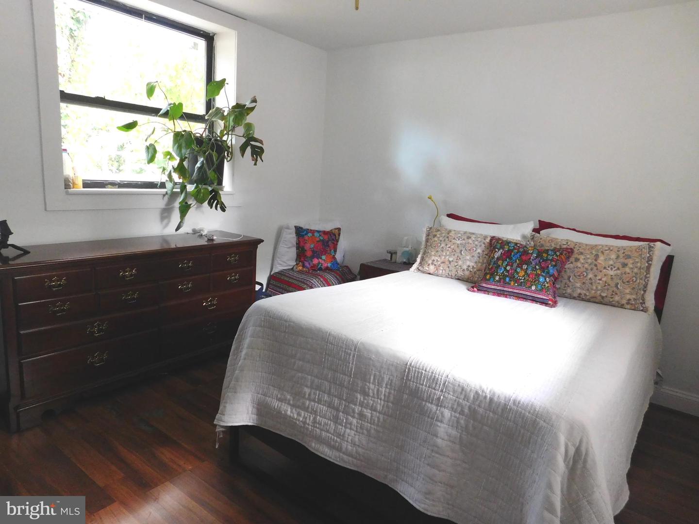 3610 ELMWOOD DR, ALEXANDRIA, Virginia 22303, 5 Bedrooms Bedrooms, ,3 BathroomsBathrooms,Residential,For sale,3610 ELMWOOD DR,VAFX2262354 MLS # VAFX2262354