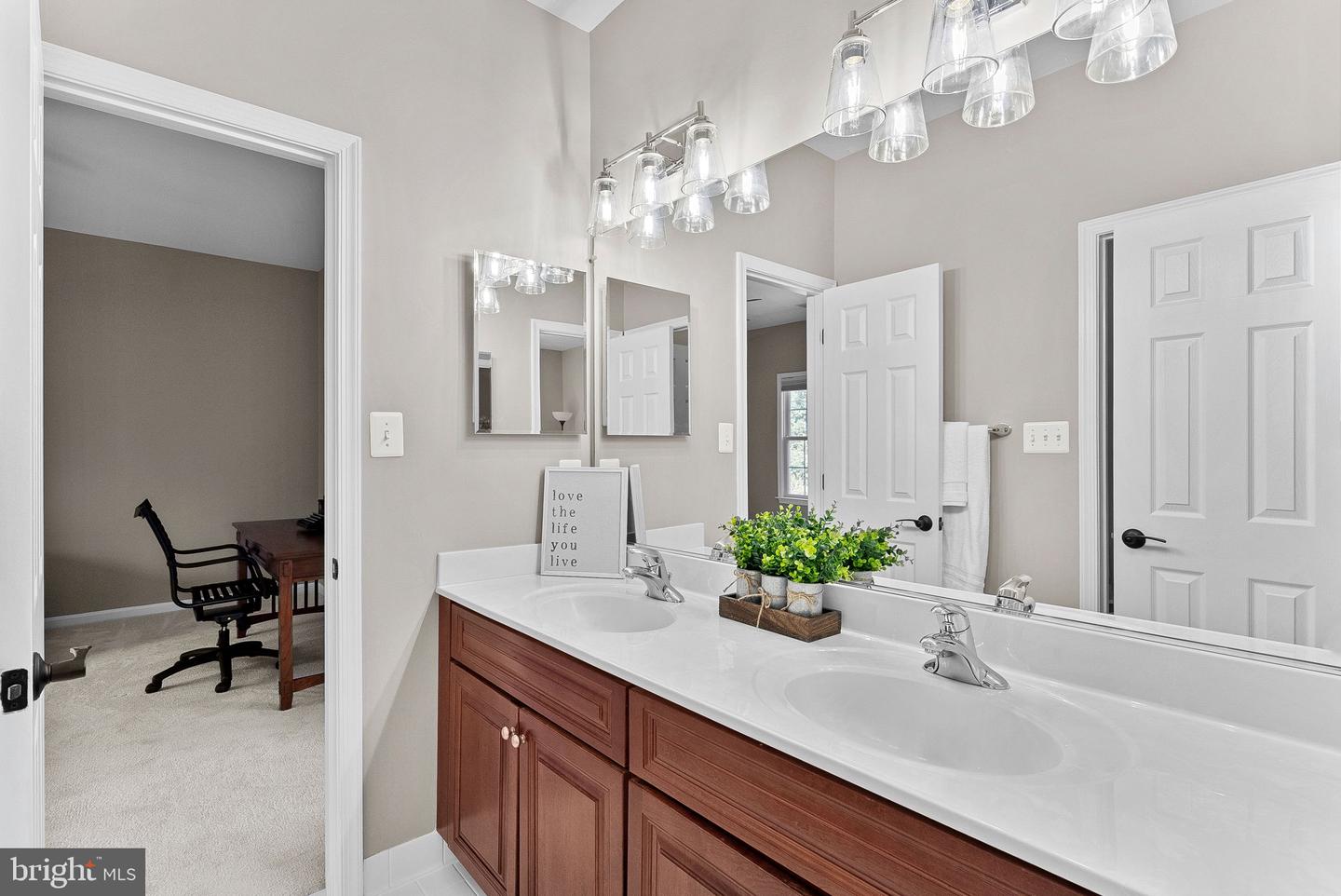 43074 ROCKY RIDGE CT, LEESBURG, Virginia 20176, 4 Bedrooms Bedrooms, ,4 BathroomsBathrooms,Residential,For sale,43074 ROCKY RIDGE CT,VALO2105052 MLS # VALO2105052