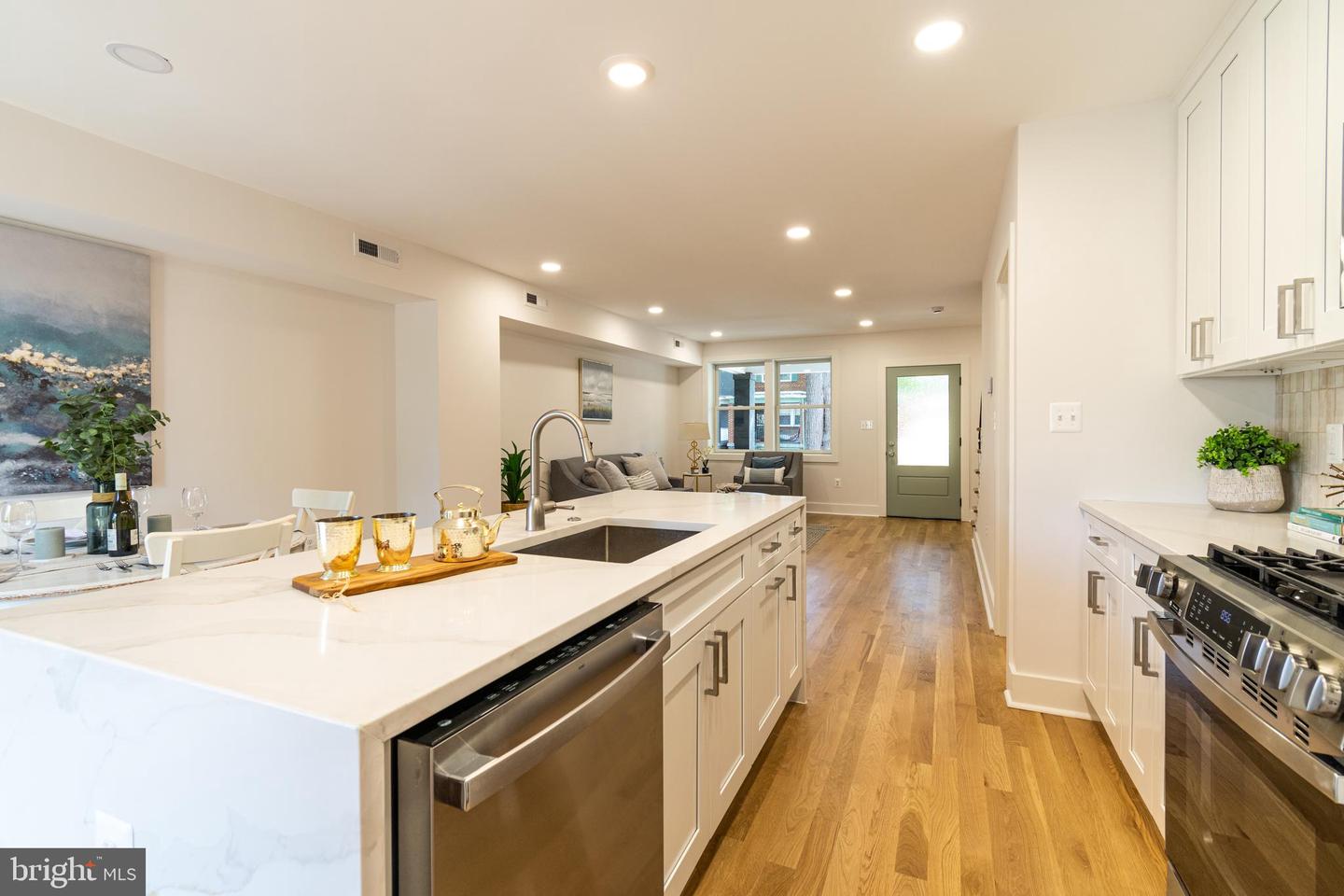 414 21ST ST NE, WASHINGTON, District Of Columbia 20002, 4 Bedrooms Bedrooms, ,3 BathroomsBathrooms,Residential,For sale,414 21ST ST NE,DCDC2217188 MLS # DCDC2217188