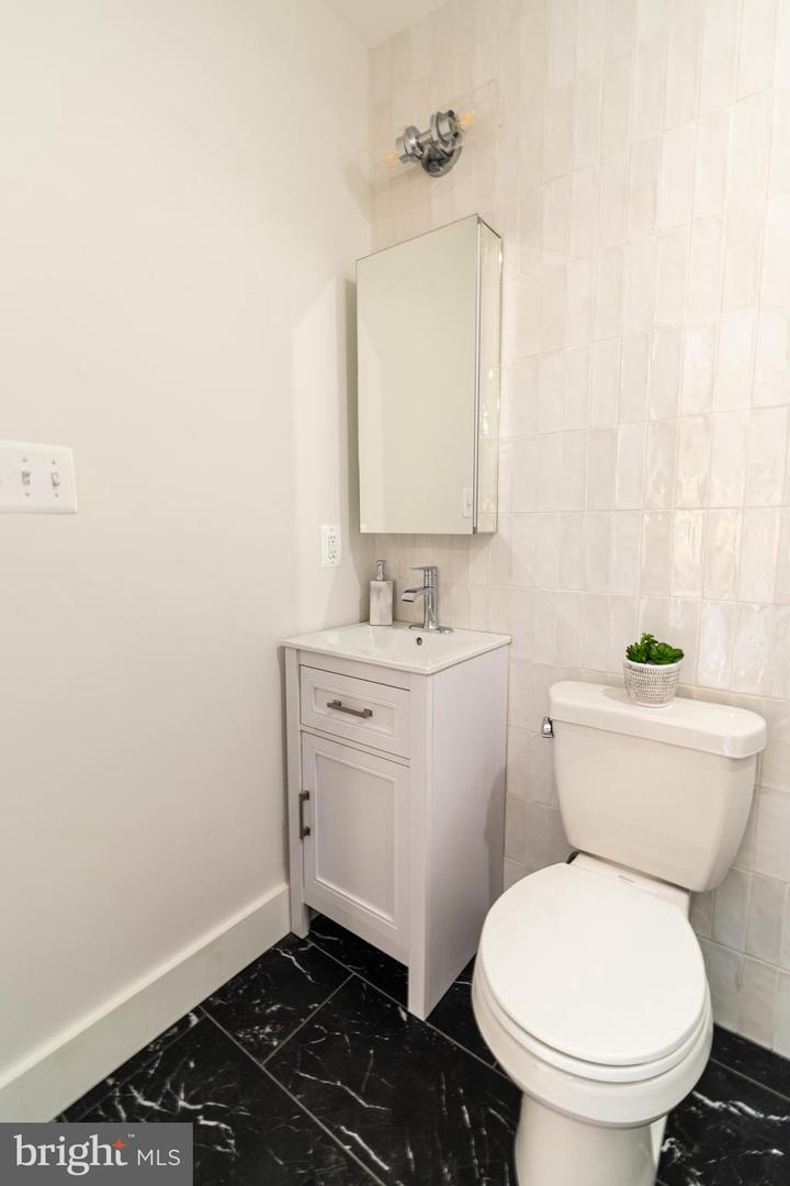 414 21ST ST NE, WASHINGTON, District Of Columbia 20002, 4 Bedrooms Bedrooms, ,3 BathroomsBathrooms,Residential,For sale,414 21ST ST NE,DCDC2217188 MLS # DCDC2217188