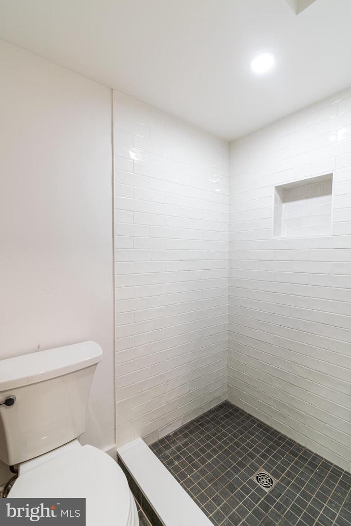 414 21ST ST NE, WASHINGTON, District Of Columbia 20002, 4 Bedrooms Bedrooms, ,3 BathroomsBathrooms,Residential,For sale,414 21ST ST NE,DCDC2217188 MLS # DCDC2217188
