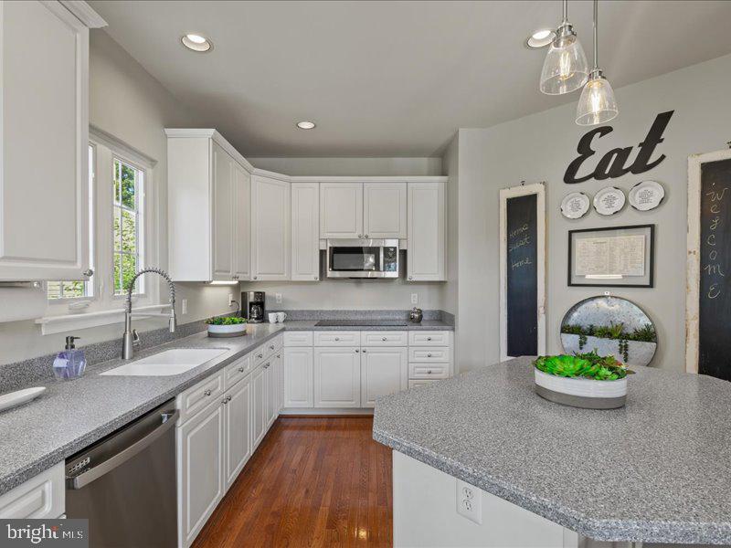43036 HEDGEAPPLE CT, ASHBURN, Virginia 20147, 5 Bedrooms Bedrooms, ,4 BathroomsBathrooms,Residential,For sale,43036 HEDGEAPPLE CT,VALO2105620 MLS # VALO2105620