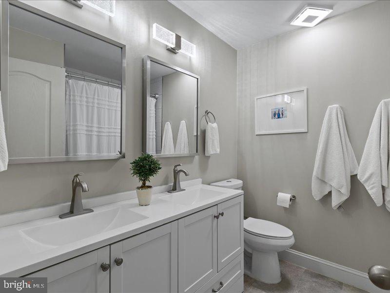 43036 HEDGEAPPLE CT, ASHBURN, Virginia 20147, 5 Bedrooms Bedrooms, ,4 BathroomsBathrooms,Residential,For sale,43036 HEDGEAPPLE CT,VALO2105620 MLS # VALO2105620