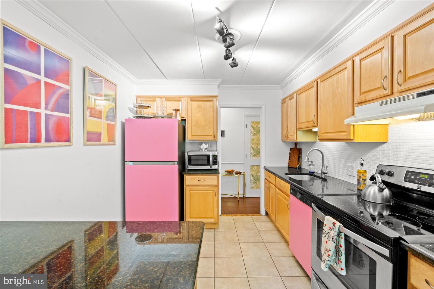 132 ROBERTS LN #303, ALEXANDRIA, Virginia 22314, 1 Bedroom Bedrooms, ,1 BathroomBathrooms,Residential,For sale,132 ROBERTS LN #303,VAAX2049120 MLS # VAAX2049120