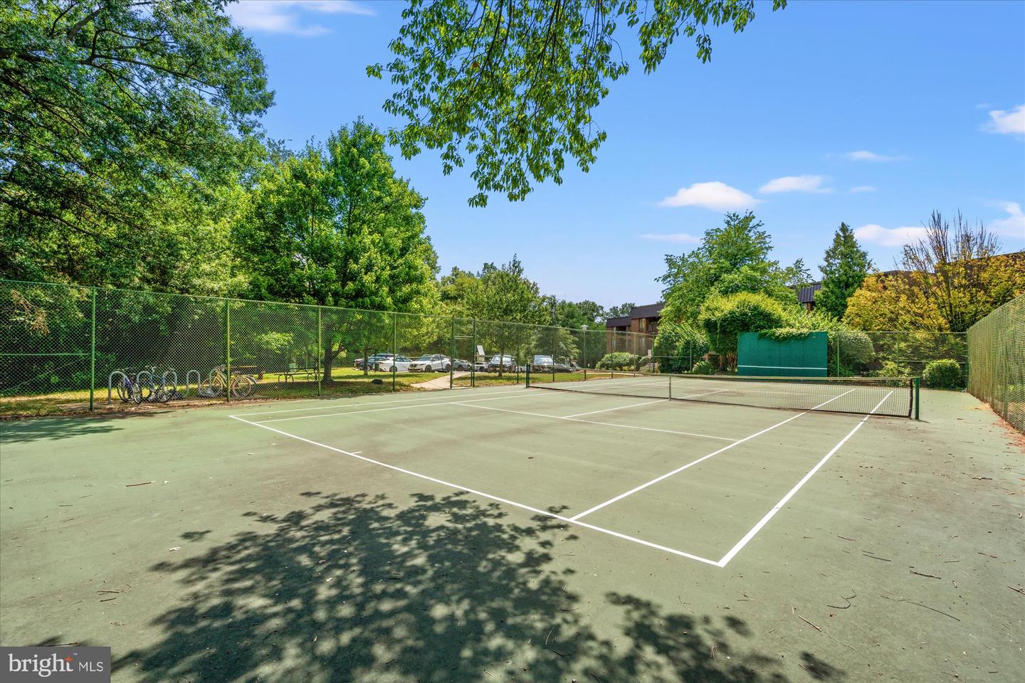 132 ROBERTS LN #303, ALEXANDRIA, Virginia 22314, 1 Bedroom Bedrooms, ,1 BathroomBathrooms,Residential,For sale,132 ROBERTS LN #303,VAAX2049120 MLS # VAAX2049120