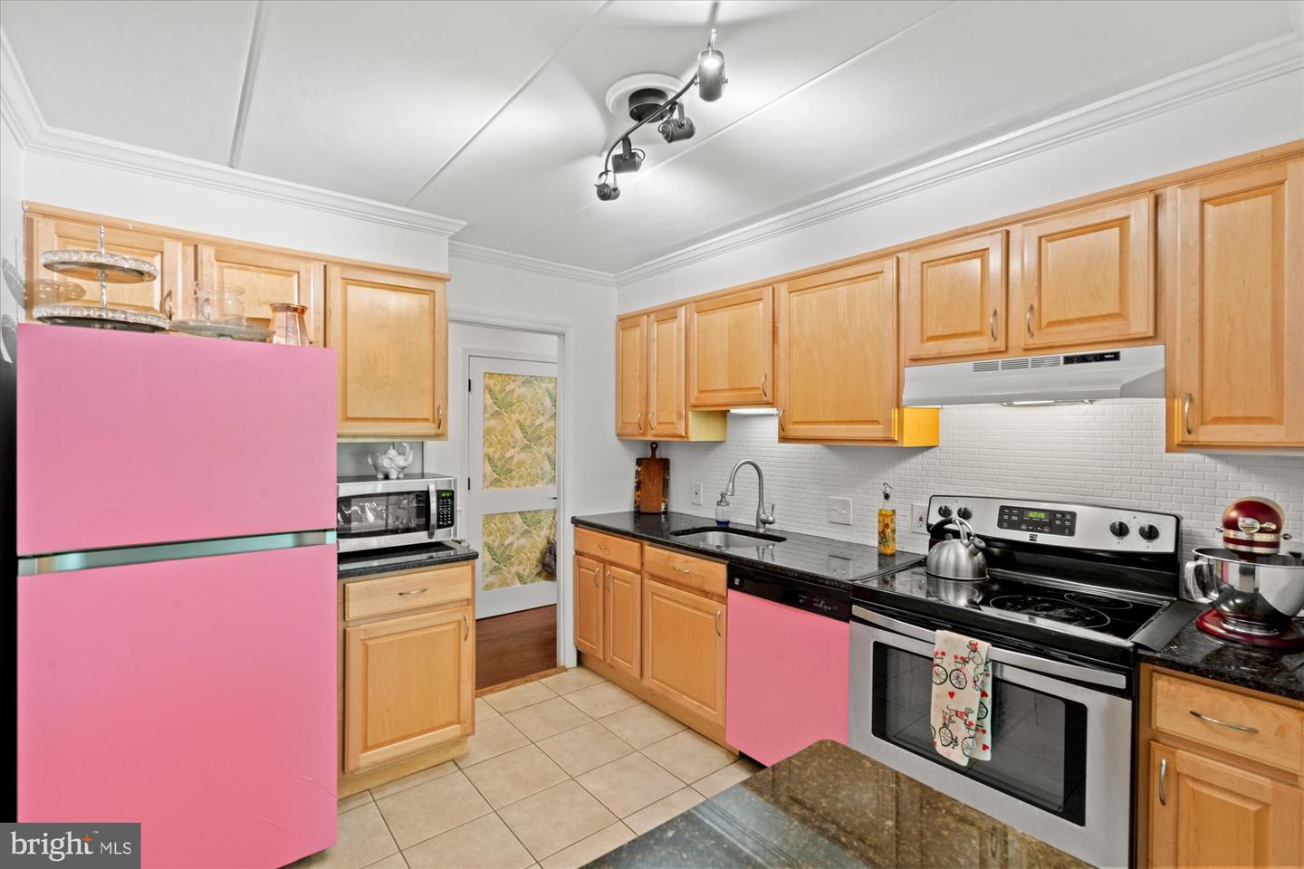 132 ROBERTS LN #303, ALEXANDRIA, Virginia 22314, 1 Bedroom Bedrooms, ,1 BathroomBathrooms,Residential,For sale,132 ROBERTS LN #303,VAAX2049120 MLS # VAAX2049120