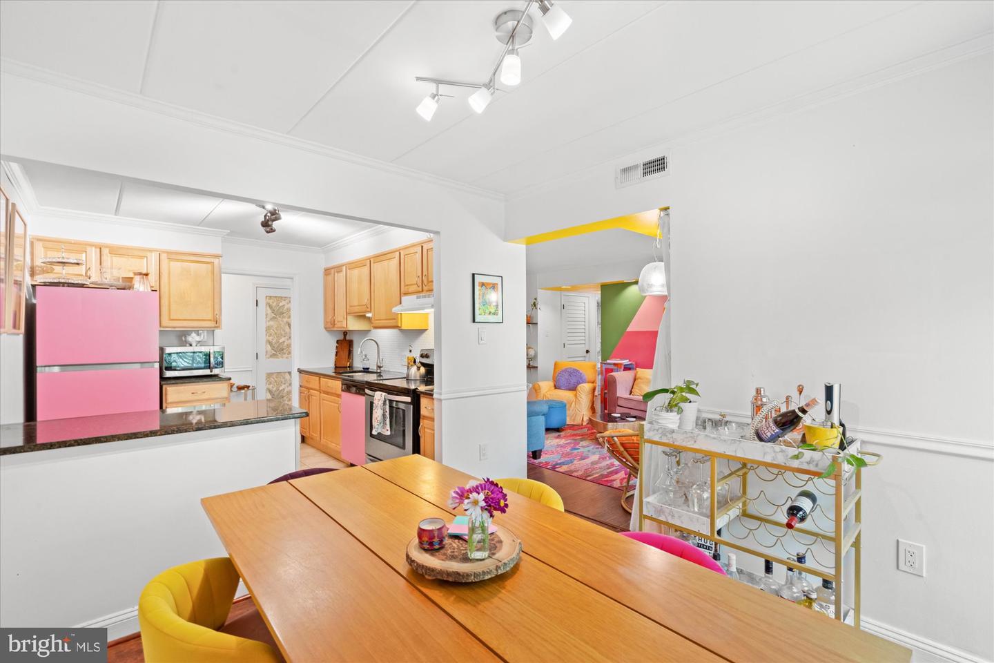 132 ROBERTS LN #303, ALEXANDRIA, Virginia 22314, 1 Bedroom Bedrooms, ,1 BathroomBathrooms,Residential,For sale,132 ROBERTS LN #303,VAAX2049120 MLS # VAAX2049120