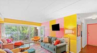 132 ROBERTS LN #303, ALEXANDRIA, Virginia 22314, 1 Bedroom Bedrooms, ,1 BathroomBathrooms,Residential,For sale,132 ROBERTS LN #303,VAAX2049120 MLS # VAAX2049120