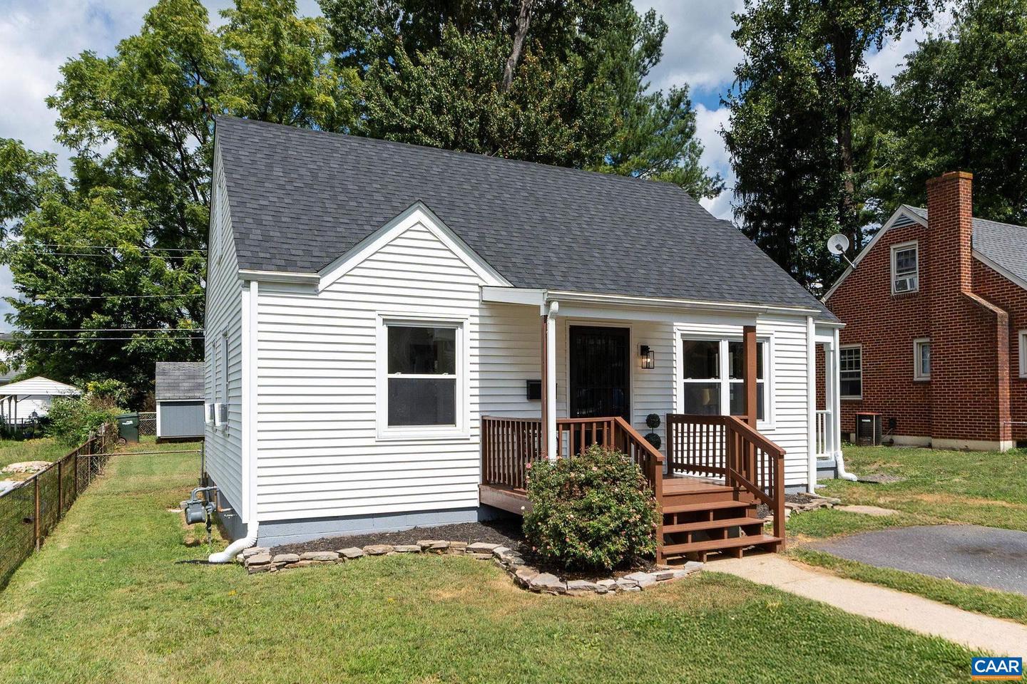 517 KING AVE, WAYNESBORO, Virginia 22980, 2 Bedrooms Bedrooms, ,1 BathroomBathrooms,Residential,For sale,517 KING AVE,668444 MLS # 668444