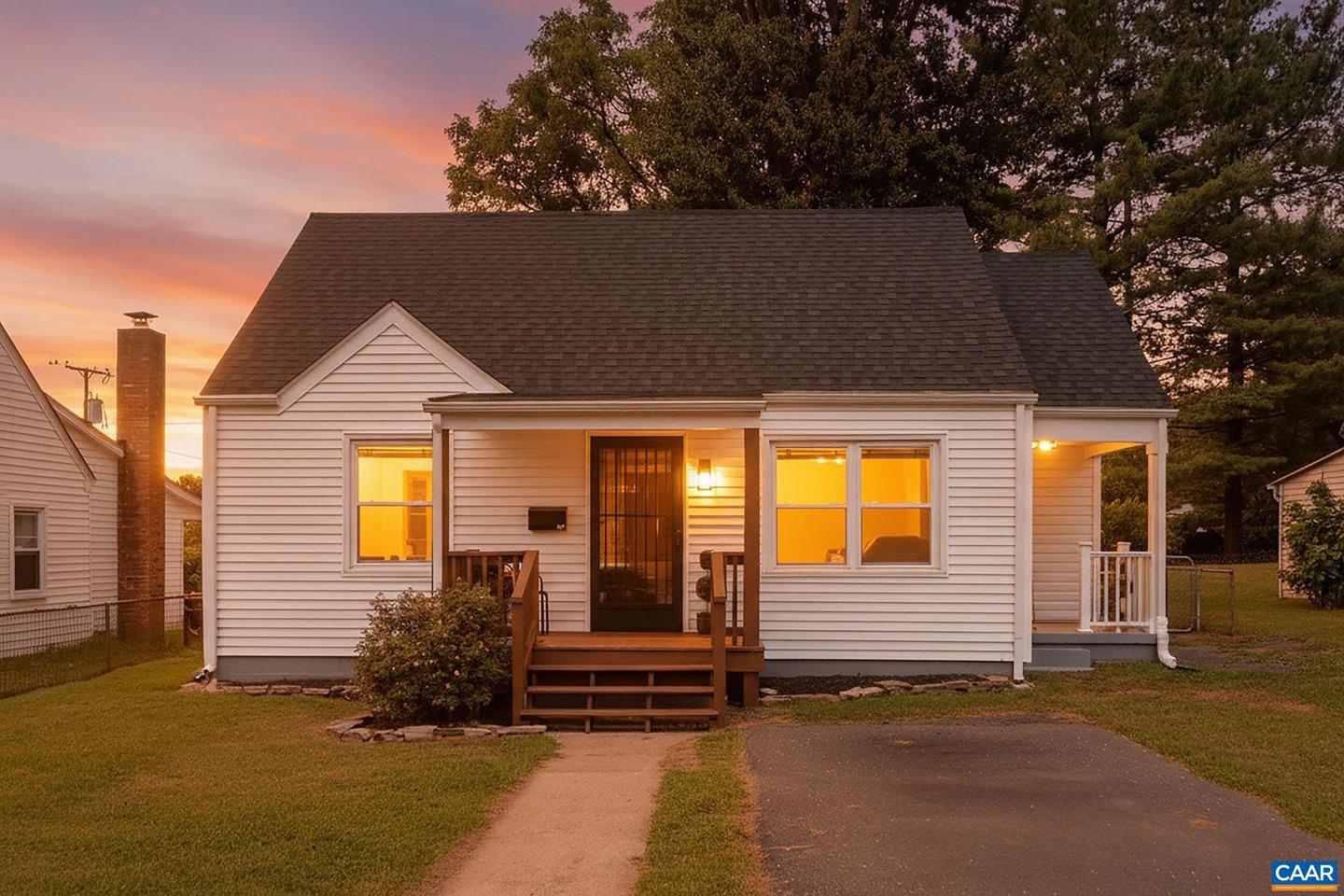 517 KING AVE, WAYNESBORO, Virginia 22980, 2 Bedrooms Bedrooms, ,1 BathroomBathrooms,Residential,For sale,517 KING AVE,668444 MLS # 668444