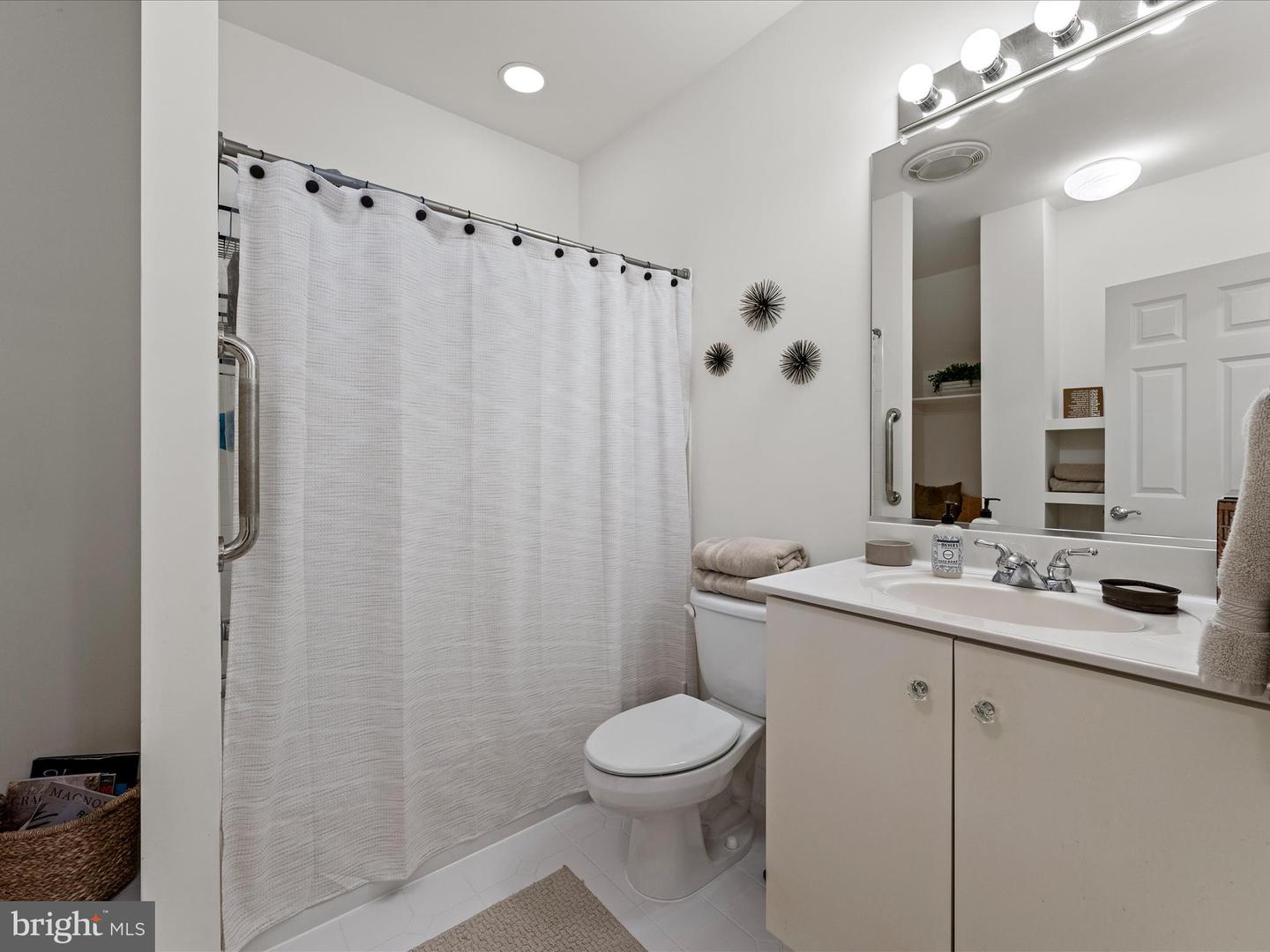 40671 HANNAH DR, WATERFORD, Virginia 20197, 4 Bedrooms Bedrooms, ,5 BathroomsBathrooms,Residential,For sale,40671 HANNAH DR,VALO2105442 MLS # VALO2105442