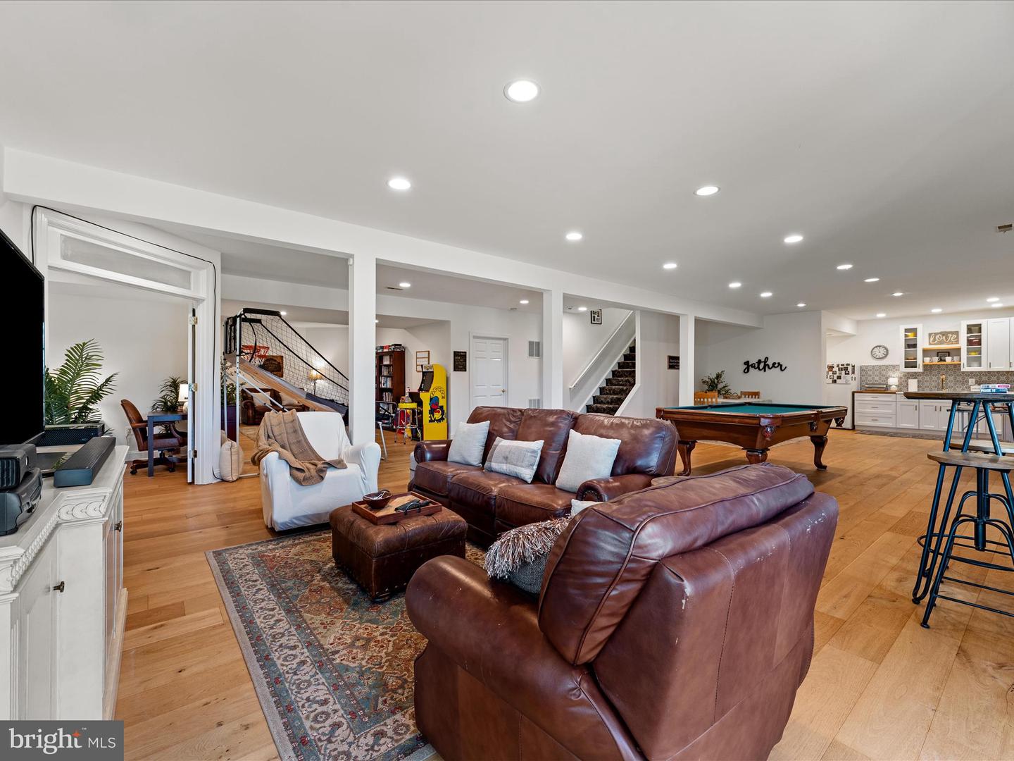 40671 HANNAH DR, WATERFORD, Virginia 20197, 4 Bedrooms Bedrooms, ,5 BathroomsBathrooms,Residential,For sale,40671 HANNAH DR,VALO2105442 MLS # VALO2105442