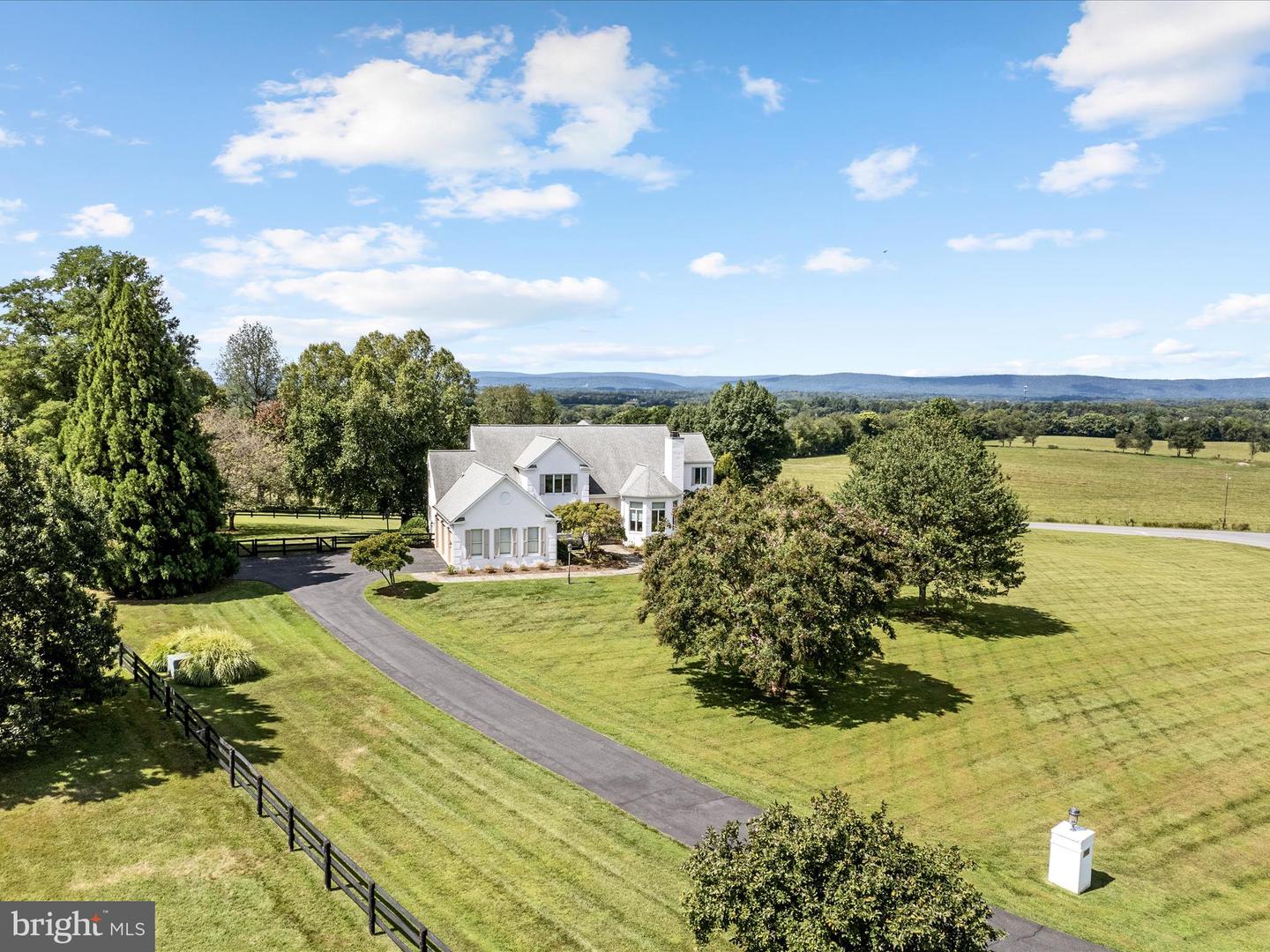 40671 HANNAH DR, WATERFORD, Virginia 20197, 4 Bedrooms Bedrooms, ,5 BathroomsBathrooms,Residential,For sale,40671 HANNAH DR,VALO2105442 MLS # VALO2105442