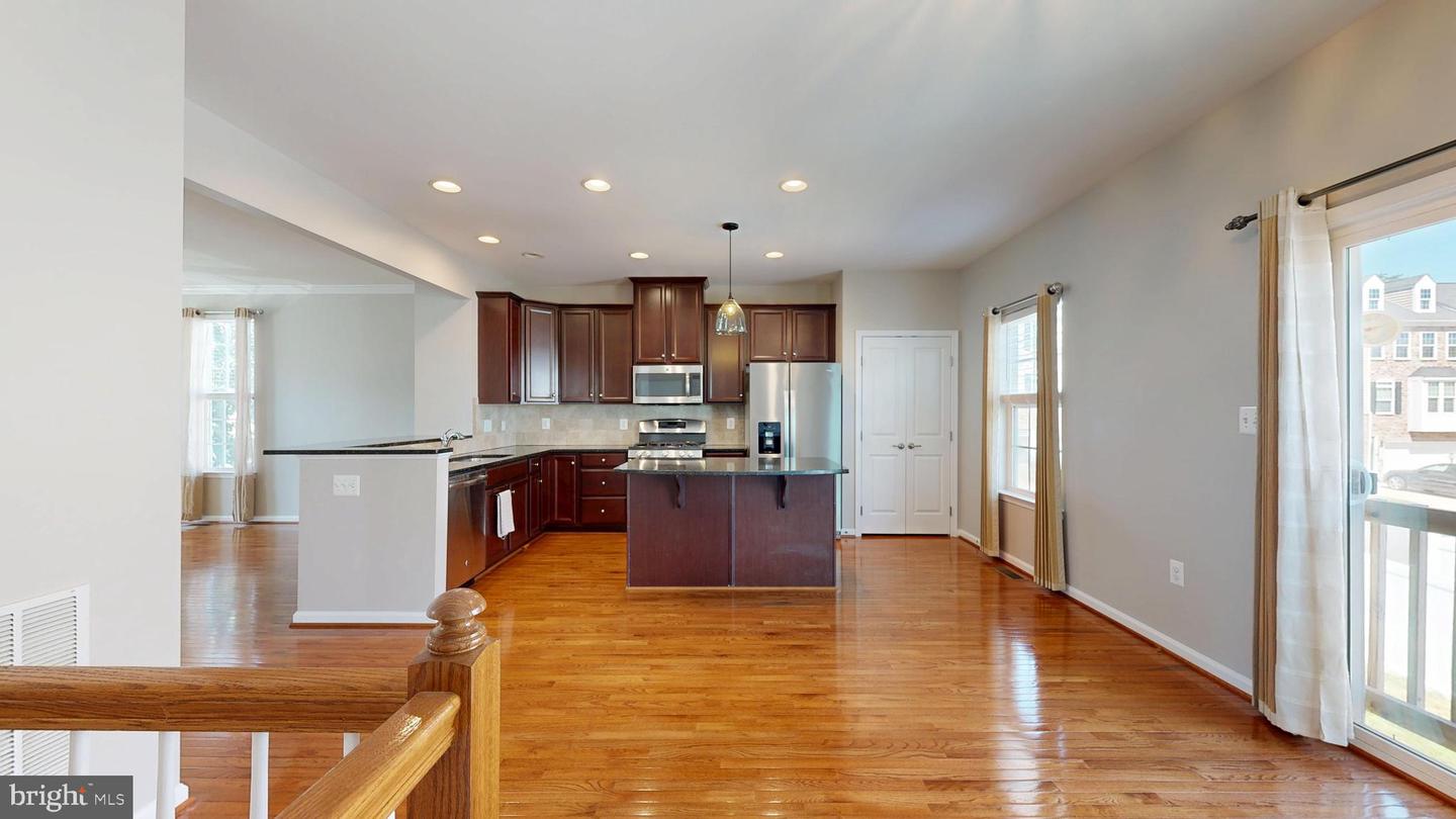 1785 ROCKLEDGE TER, WOODBRIDGE, Virginia 22192, 3 Bedrooms Bedrooms, ,2 BathroomsBathrooms,Residential,For sale,1785 ROCKLEDGE TER,VAPW2102998 MLS # VAPW2102998