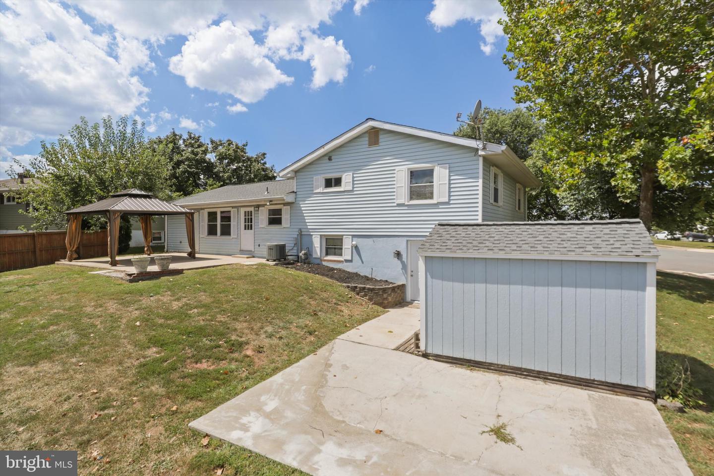 736 N YORK RD, STERLING, Virginia 20164, 4 Bedrooms Bedrooms, ,3 BathroomsBathrooms,Residential,For sale,736 N YORK RD,VALO2105956 MLS # VALO2105956