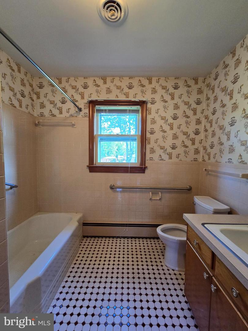 20325 CEDAR GROVE RD, CULPEPER, Virginia 22701, 4 Bedrooms Bedrooms, 6 Rooms Rooms,1 BathroomBathrooms,Residential,For sale,20325 CEDAR GROVE RD,VACU2011470 MLS # VACU2011470