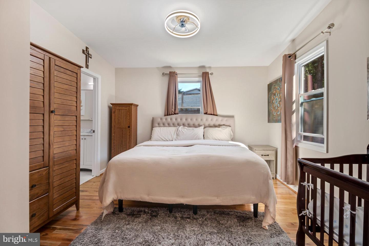 2512 JAMAICA DR, ALEXANDRIA, Virginia 22303, 4 Bedrooms Bedrooms, 7 Rooms Rooms,3 BathroomsBathrooms,Residential,For sale,2512 JAMAICA DR,VAFX2264620 MLS # VAFX2264620