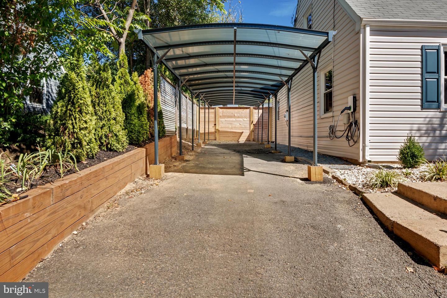 2512 JAMAICA DR, ALEXANDRIA, Virginia 22303, 4 Bedrooms Bedrooms, 7 Rooms Rooms,3 BathroomsBathrooms,Residential,For sale,2512 JAMAICA DR,VAFX2264620 MLS # VAFX2264620