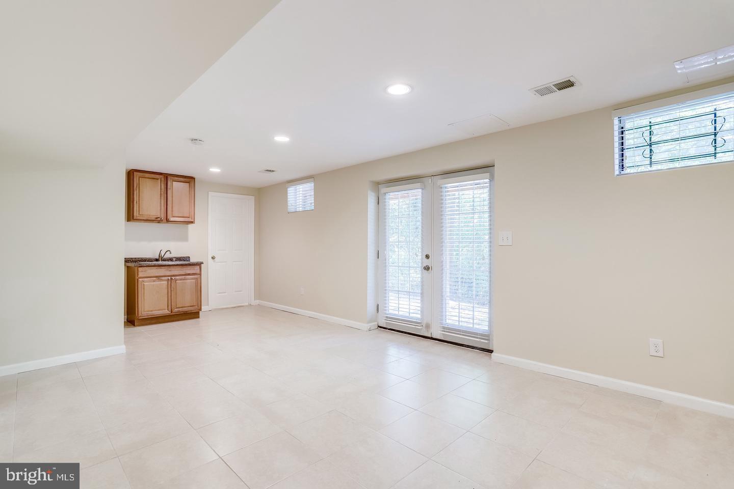 8334 TERRA GRANDE AVE, SPRINGFIELD, Virginia 22153, 5 Bedrooms Bedrooms, 9 Rooms Rooms,3 BathroomsBathrooms,Residential,For sale,8334 TERRA GRANDE AVE,VAFX2264622 MLS # VAFX2264622