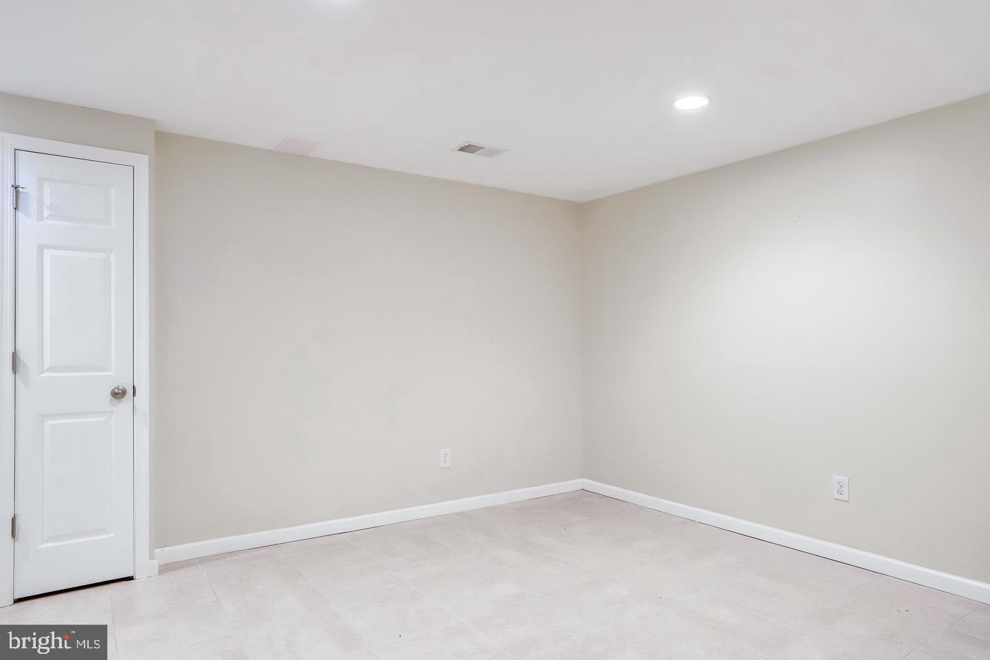 8334 TERRA GRANDE AVE, SPRINGFIELD, Virginia 22153, 5 Bedrooms Bedrooms, 9 Rooms Rooms,3 BathroomsBathrooms,Residential,For sale,8334 TERRA GRANDE AVE,VAFX2264622 MLS # VAFX2264622