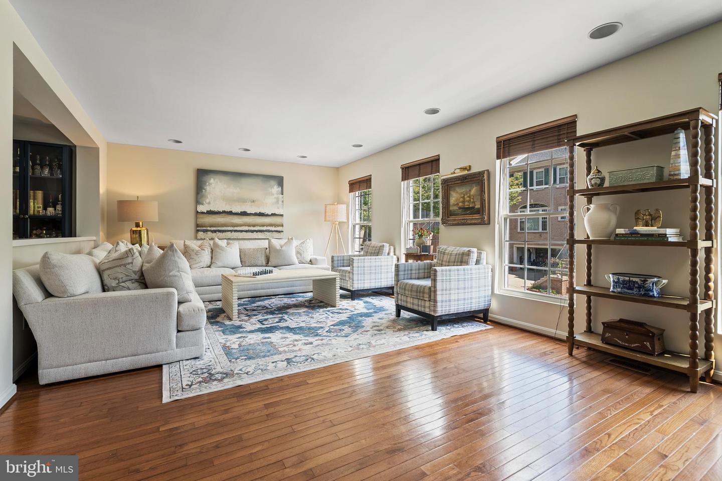 2702 CHANBOURNE WAY, VIENNA, Virginia 22181, 3 Bedrooms Bedrooms, ,3 BathroomsBathrooms,Residential,For sale,2702 CHANBOURNE WAY,VAFX2264680 MLS # VAFX2264680