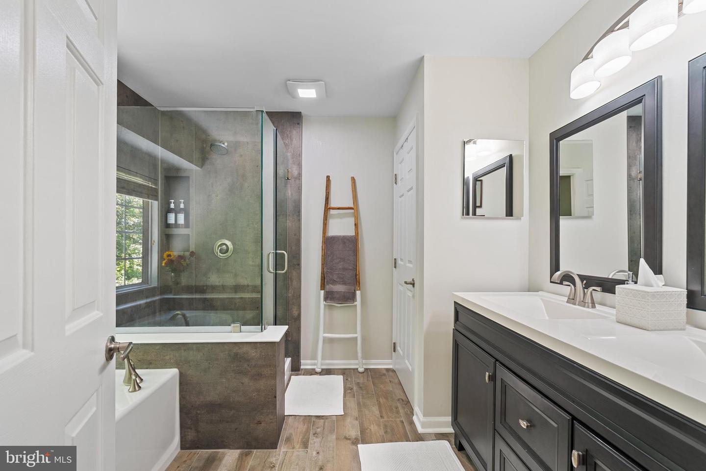 2702 CHANBOURNE WAY, VIENNA, Virginia 22181, 3 Bedrooms Bedrooms, ,3 BathroomsBathrooms,Residential,For sale,2702 CHANBOURNE WAY,VAFX2264680 MLS # VAFX2264680