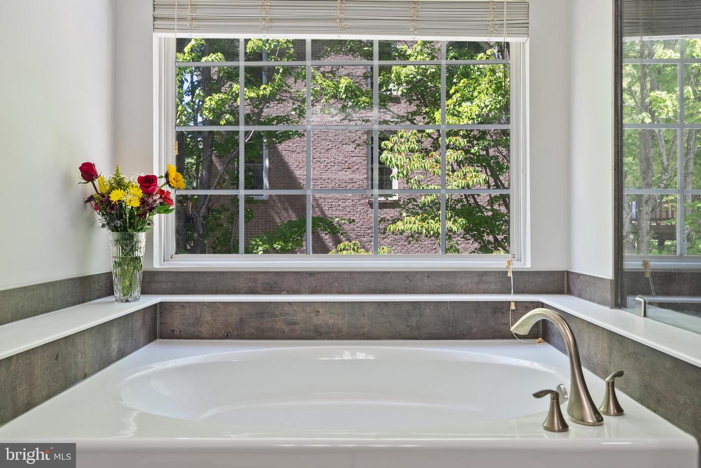 2702 CHANBOURNE WAY, VIENNA, Virginia 22181, 3 Bedrooms Bedrooms, ,3 BathroomsBathrooms,Residential,For sale,2702 CHANBOURNE WAY,VAFX2264680 MLS # VAFX2264680