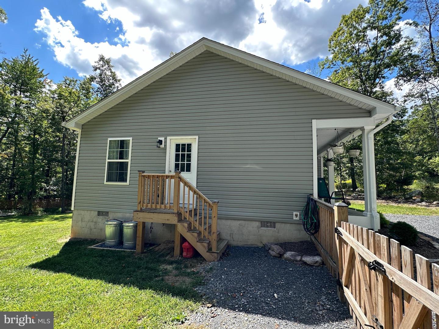 414 RACCOON DR, WINCHESTER, Virginia 22602, 3 Bedrooms Bedrooms, ,2 BathroomsBathrooms,Residential,For sale,414 RACCOON DR,VAFV2036574 MLS # VAFV2036574