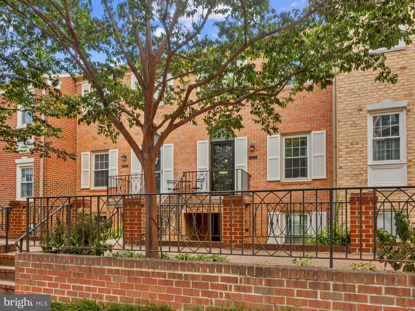 3275 SUTTON PL NW #B, WASHINGTON, District Of Columbia 20016, 2 Bedrooms Bedrooms, ,2 BathroomsBathrooms,Residential,For sale,3275 SUTTON PL NW #B,DCDC2220132 MLS # DCDC2220132