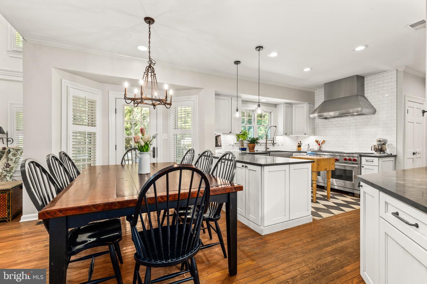 1263 DARTMOUTH CT, ALEXANDRIA, Virginia 22314, 5 Bedrooms Bedrooms, ,3 BathroomsBathrooms,Residential,For sale,1263 DARTMOUTH CT,VAAX2049264 MLS # VAAX2049264