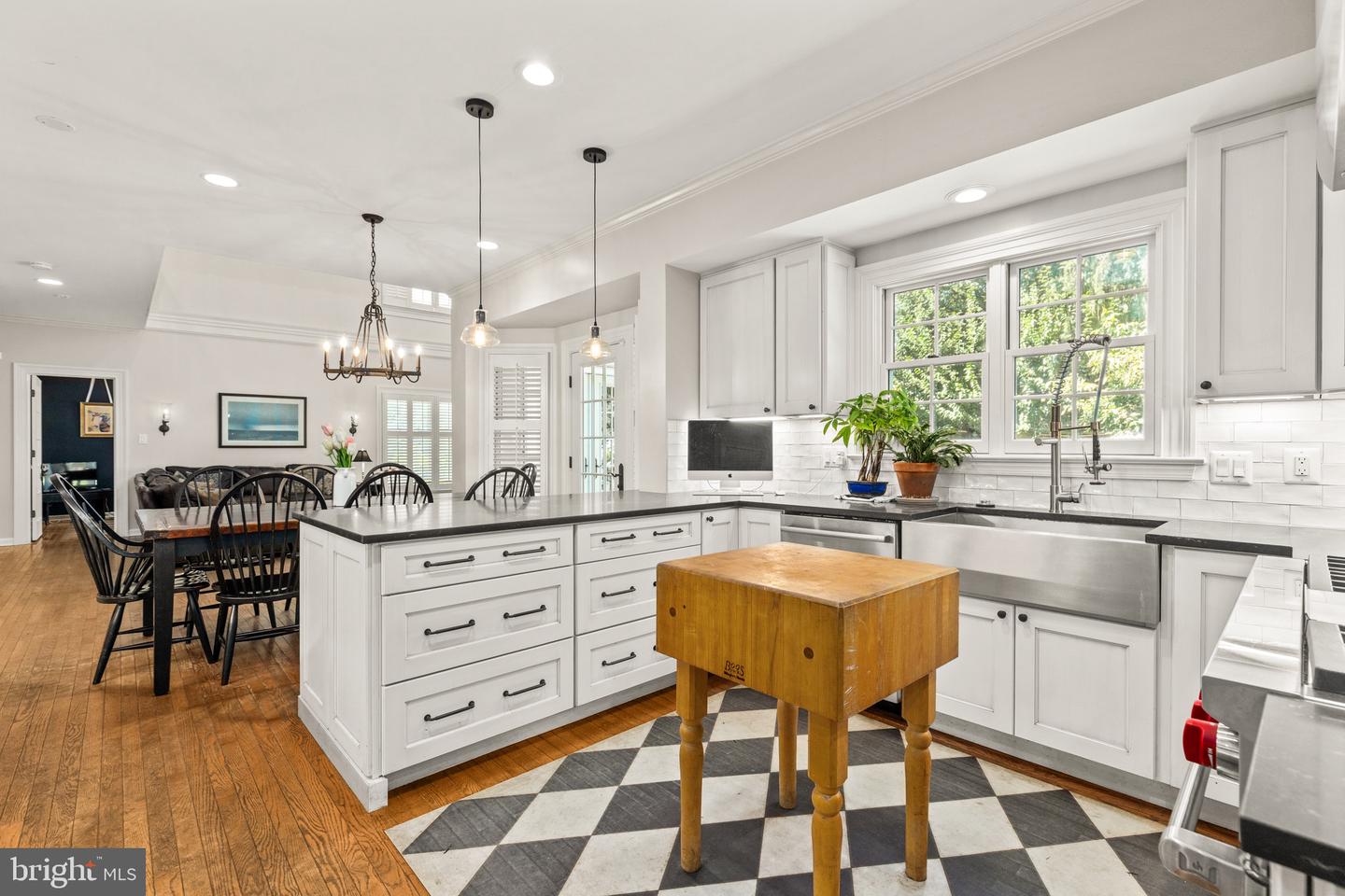 1263 DARTMOUTH CT, ALEXANDRIA, Virginia 22314, 5 Bedrooms Bedrooms, ,3 BathroomsBathrooms,Residential,For sale,1263 DARTMOUTH CT,VAAX2049264 MLS # VAAX2049264