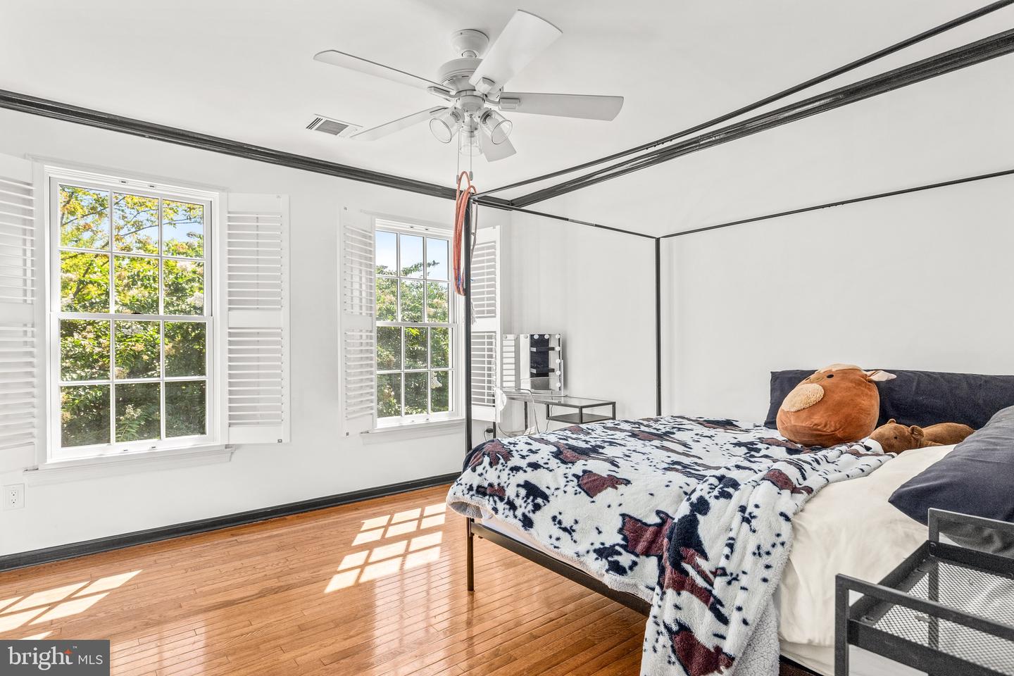 1263 DARTMOUTH CT, ALEXANDRIA, Virginia 22314, 5 Bedrooms Bedrooms, ,3 BathroomsBathrooms,Residential,For sale,1263 DARTMOUTH CT,VAAX2049264 MLS # VAAX2049264