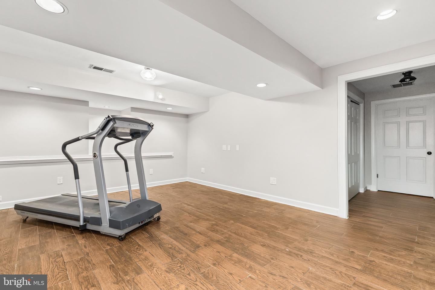 1263 DARTMOUTH CT, ALEXANDRIA, Virginia 22314, 5 Bedrooms Bedrooms, ,3 BathroomsBathrooms,Residential,For sale,1263 DARTMOUTH CT,VAAX2049264 MLS # VAAX2049264