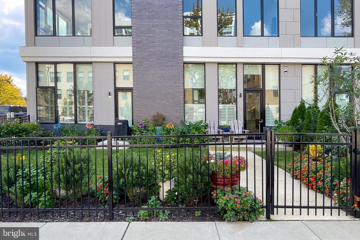 801 N FAIRFAX ST #132, ALEXANDRIA, Virginia 22314, 4 Bedrooms Bedrooms, ,4 BathroomsBathrooms,Residential,For sale,801 N FAIRFAX ST #132,VAAX2049274 MLS # VAAX2049274