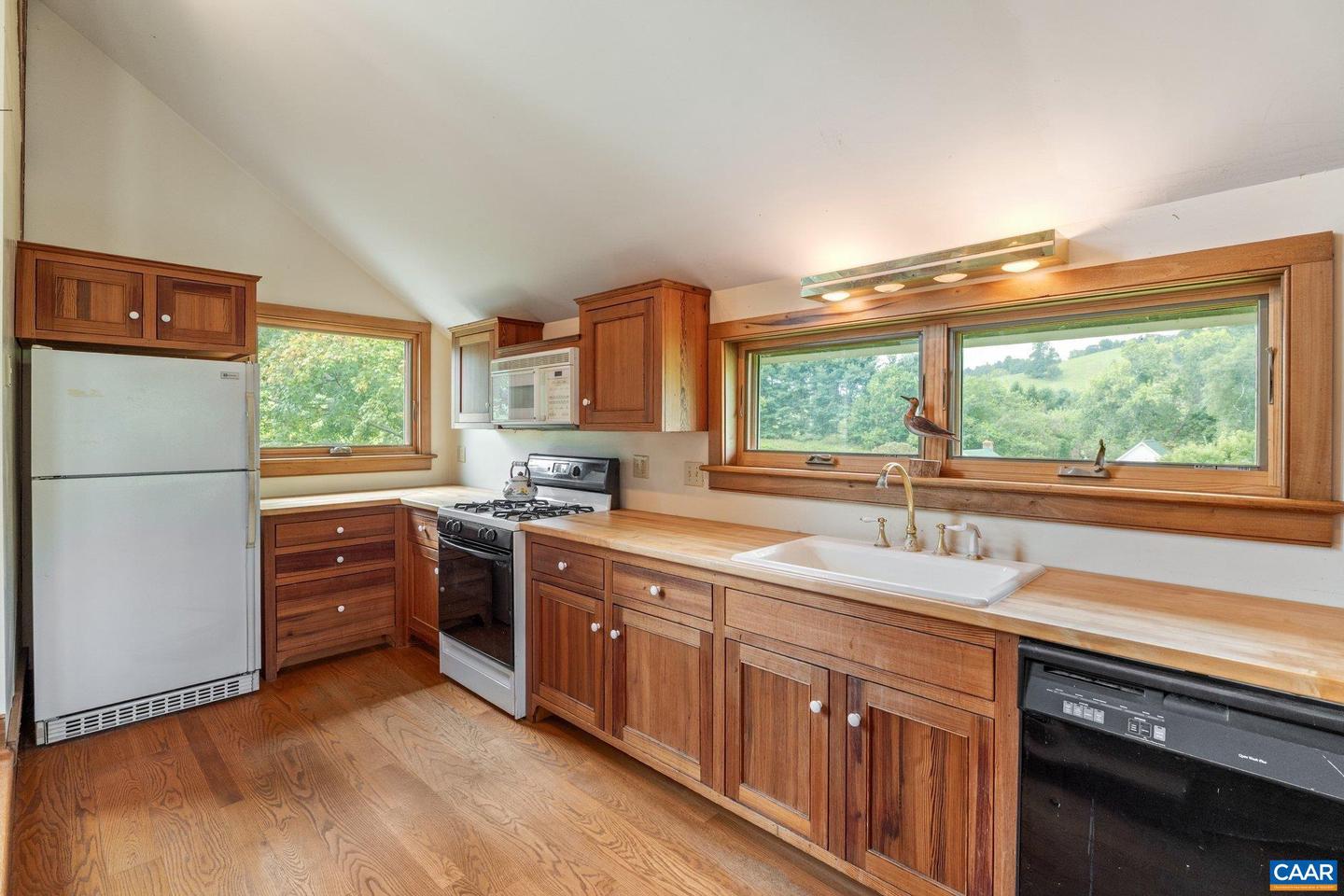 742 & 830 HIGH ROCK RD, RAPHINE, Virginia 24472, 2 Bedrooms Bedrooms, ,2 BathroomsBathrooms,Residential,For sale,742 & 830 HIGH ROCK RD,668547 MLS # 668547